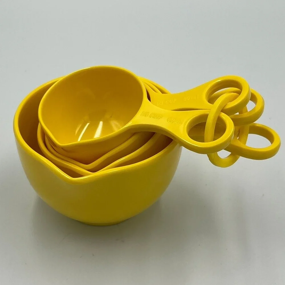 Supreme Housewares Measuring Cups Unisex OS Yellow Brand New 4 Piece Set 312